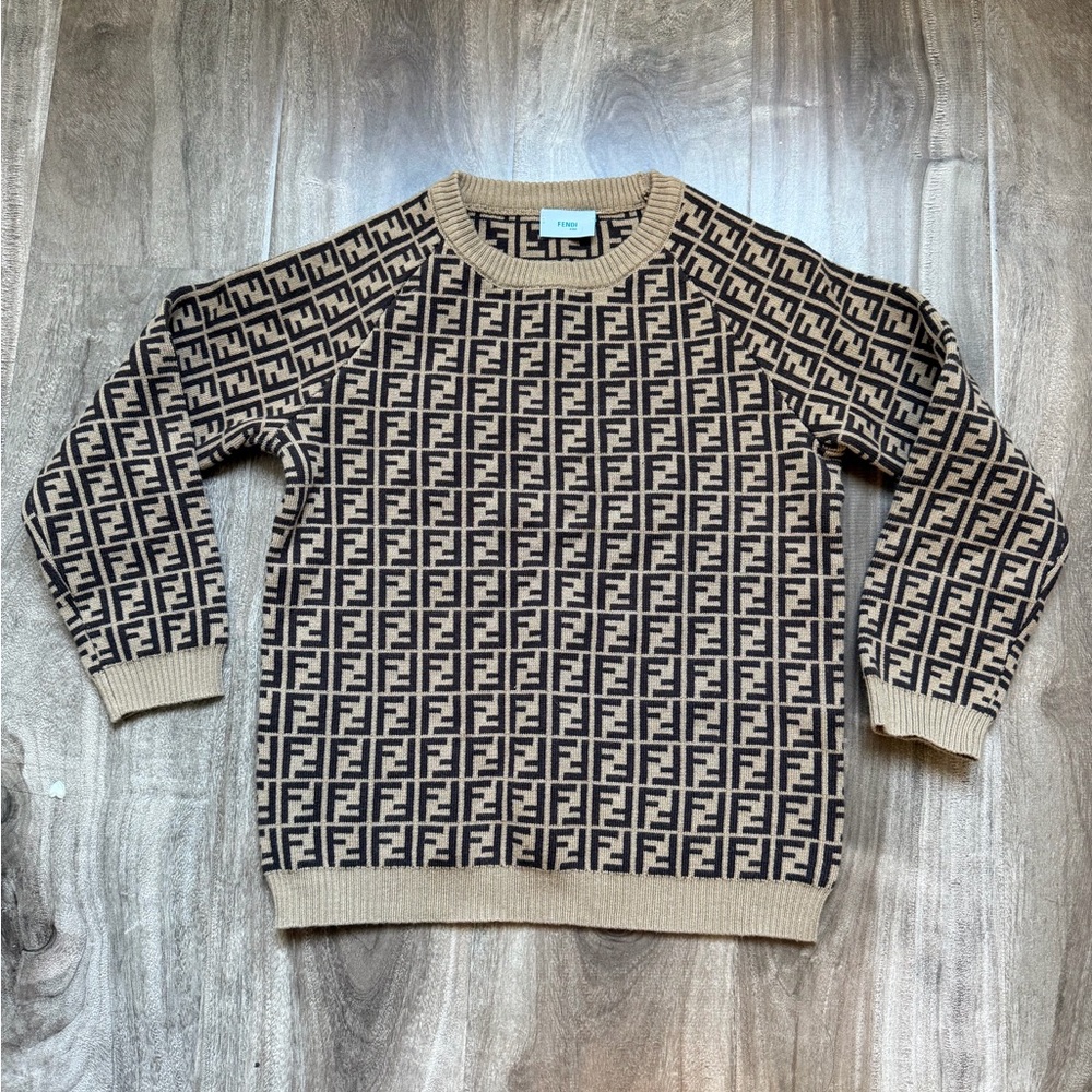 Fendi kids  Beige and Black Logo Sweater size 4(110)
